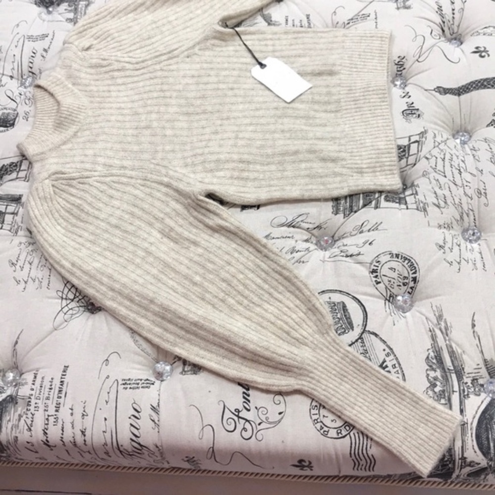 Leith Ribbed Puff Shoulder Sweater - Picture 5 of 8